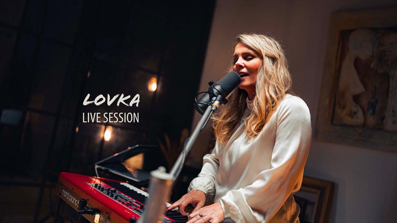 Lovka — Bez šatů (live session feat. Señorita's Strings)